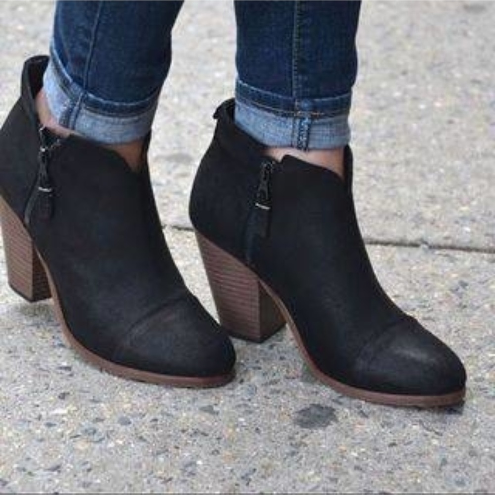 ⛔Rag & Bone l Margot Navy Suede Ankle Bootie - Picture 3 of 8